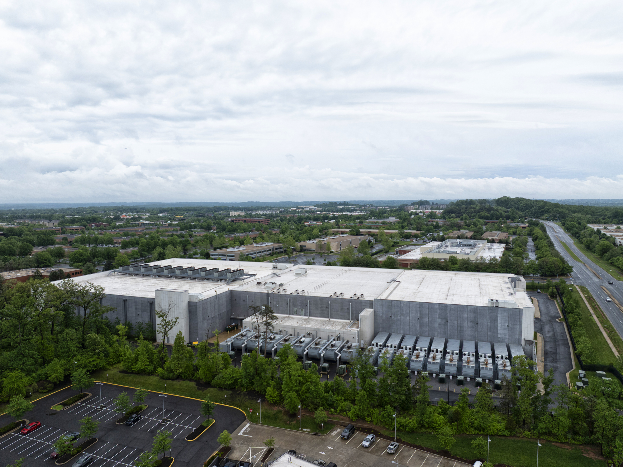 Northern Virginia data center air pollution rivals power plant emissions, VCU research finds