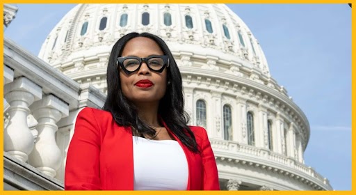 Sesha Joi Moon, Ph.D., establishes landmark endowed scholarship to unlock the potential of the next generation of leaders